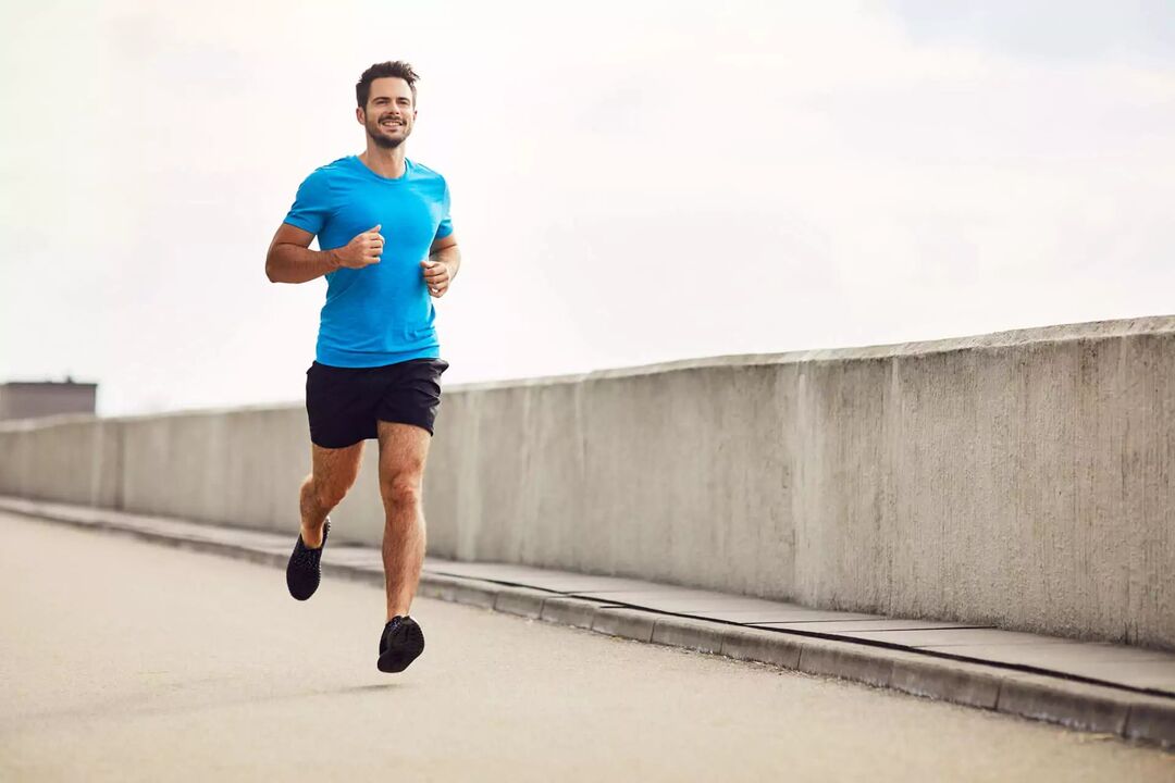 La course à pied vous aide à perdre du poids lorsqu'elle est combinée à la nutrition